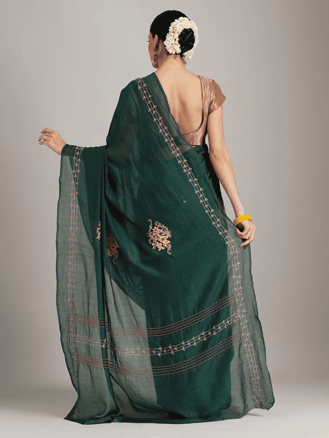 Aari Zardozi Embroidered Saree With Blouse - Green