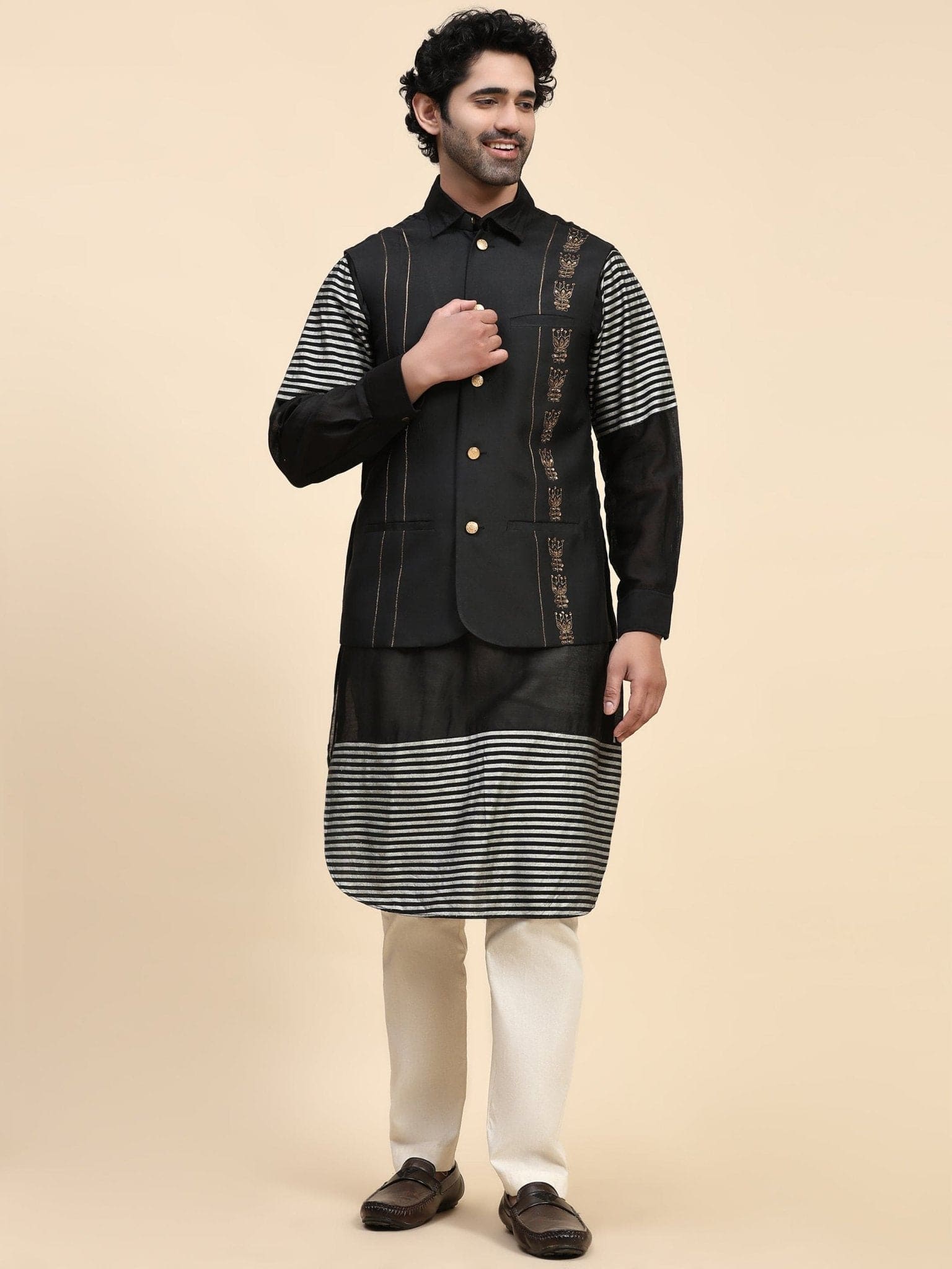 Black Chanderi Silk Men Kurta Set - Charkha TalesBlack Chanderi Silk Men Kurta Set