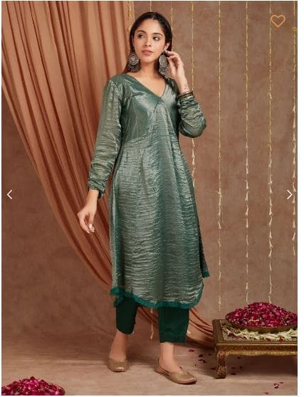 Emerald Green Chanderi Silk Shimmer Kurta Set - Charkha TalesEmerald Green Chanderi Silk Shimmer Kurta Set
