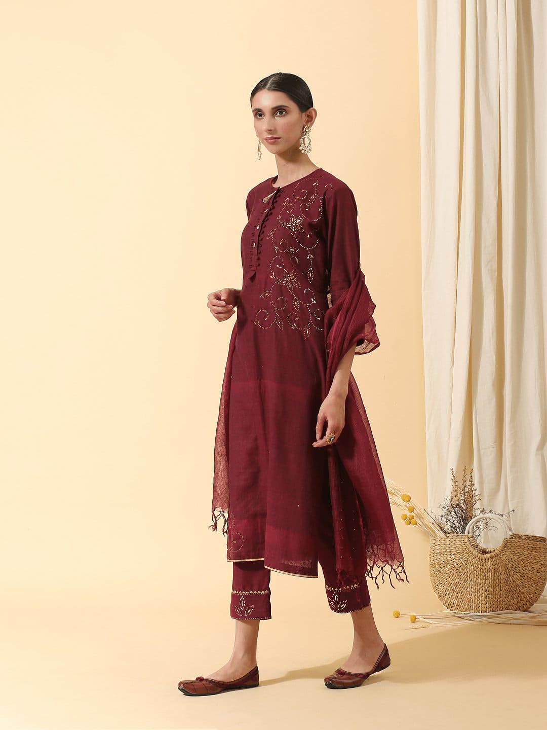 Maroon Mukaish Women Kurta Set - Charkha TalesMaroon Mukaish Women Kurta Set