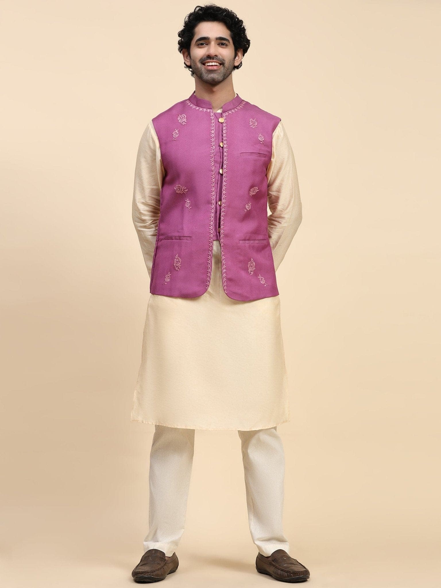 Off-White Chanderi Men Kurta Set - Charkha TalesOff-White Chanderi Men Kurta Set