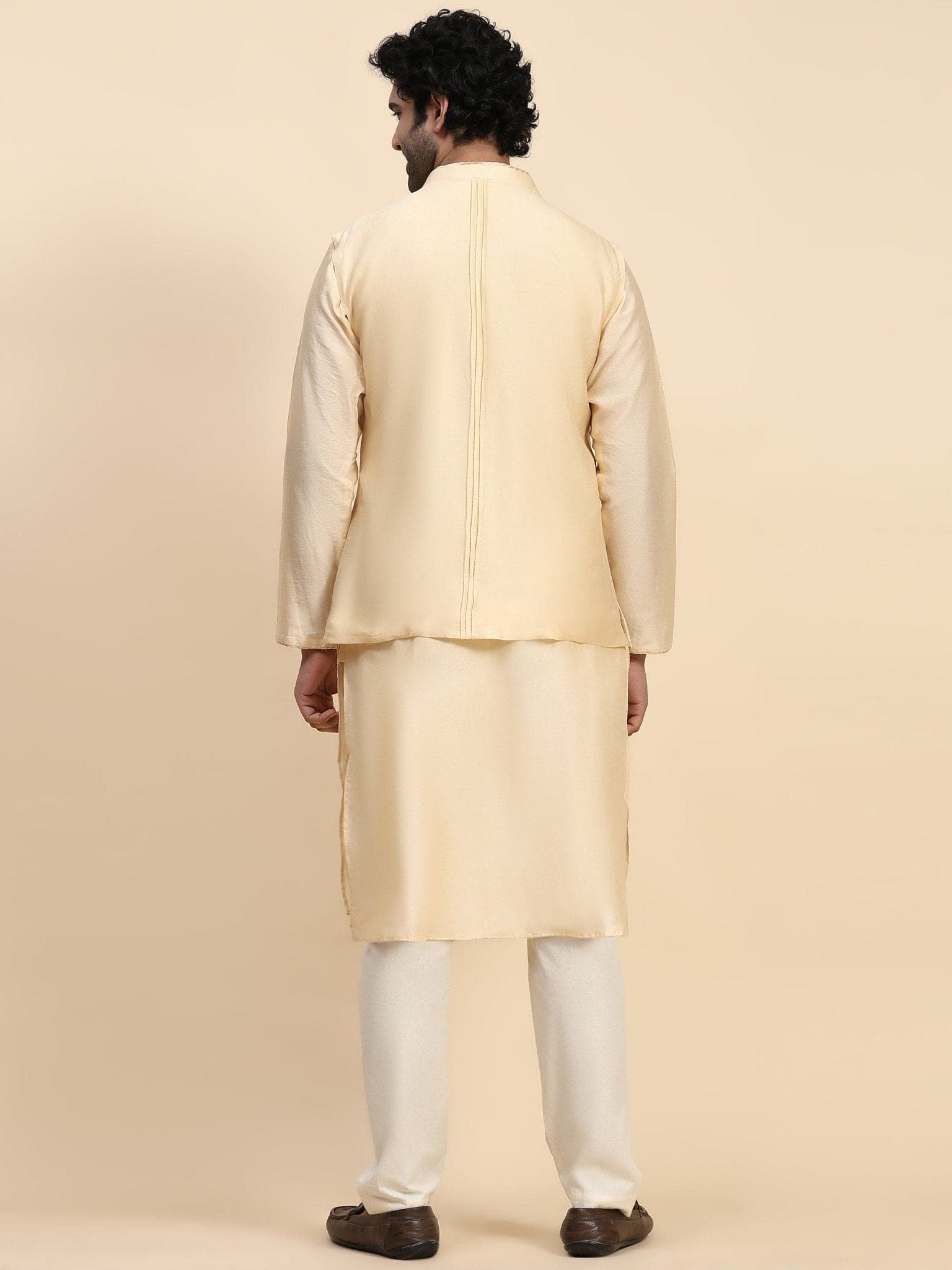 Off White Chanderi Silk Men Kurta Set - Charkha TalesOff White Chanderi Silk Men Kurta Set