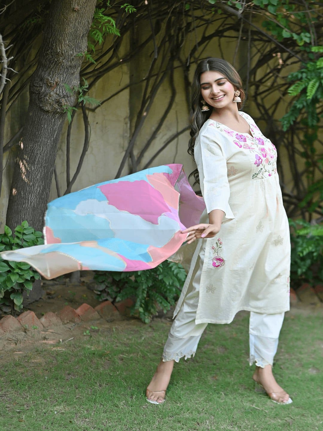 Off-White Dainty Dazzel Floral yoke kurta set. - Charkha TalesOff-White Dainty Dazzel Floral yoke kurta set.