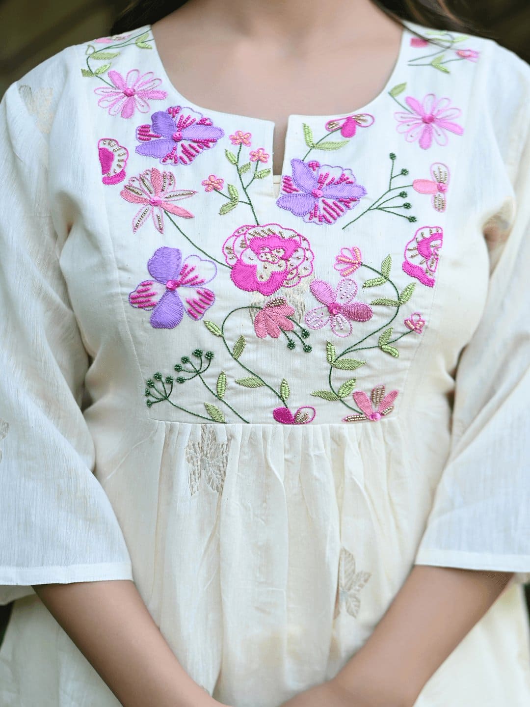 Off-White Dainty Dazzel Floral yoke kurta set. - Charkha TalesOff-White Dainty Dazzel Floral yoke kurta set.