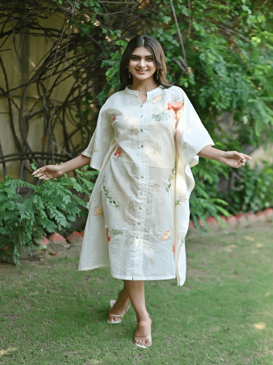 Off-White Dainty Dazzel Front Open Kaftaan - Charkha TalesOff-White Dainty Dazzel Front Open Kaftaan