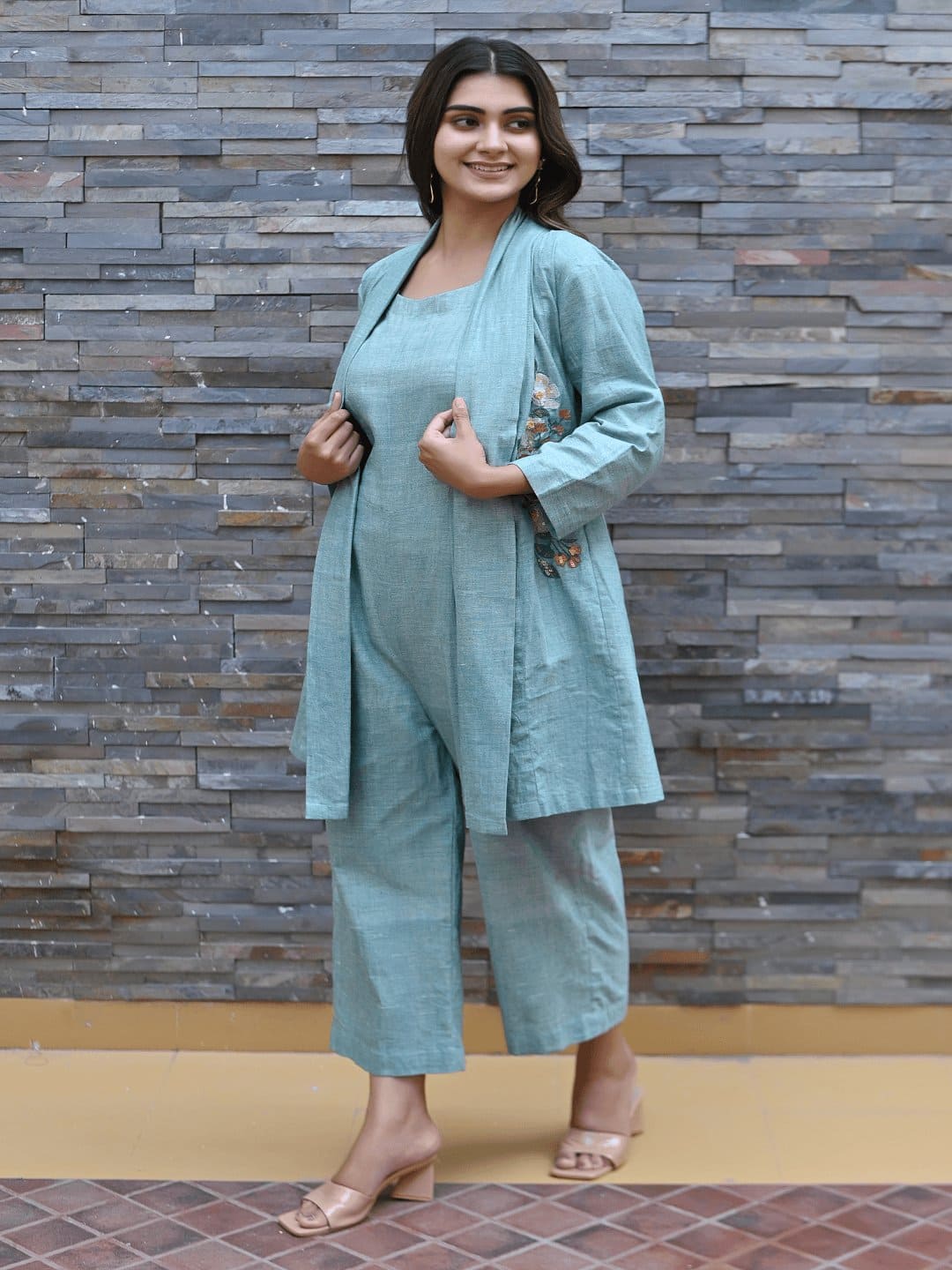 Turquoise Bold Bloom Jumpsuit With Shrug - Charkha TalesTurquoise Bold Bloom Jumpsuit With Shrug