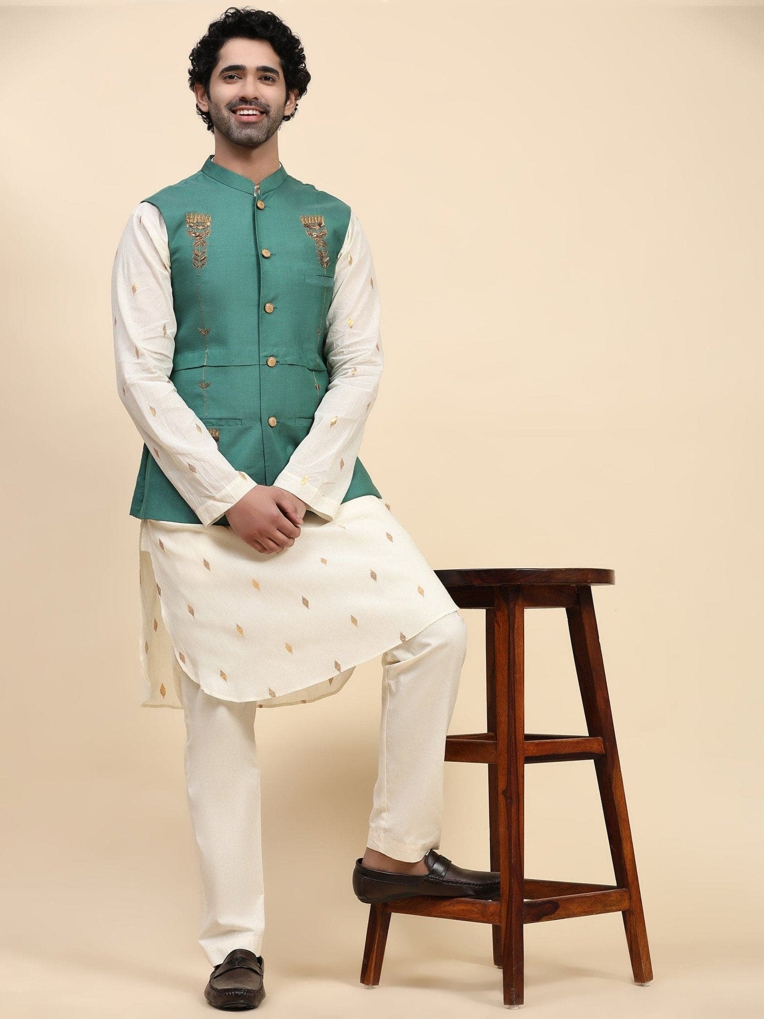 White Cotton Men Kurta Set - Charkha TalesWhite Cotton Men Kurta Set