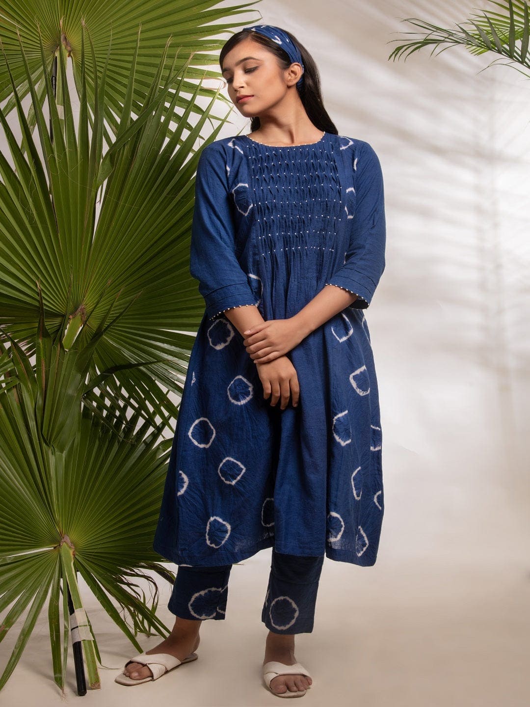 Women Blue Tie Dye Kurta Set - Charkha TalesWomen Blue Tie Dye Kurta Set