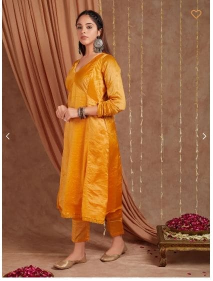 Yellow Chanderi Silk Shimmer Kurta Set - Charkha TalesYellow Chanderi Silk Shimmer Kurta Set