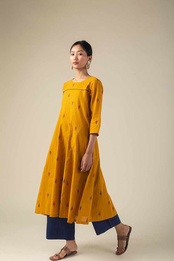 The Elegance of Handloom Kurtas in Contemporary Fashion - Charkha Tales