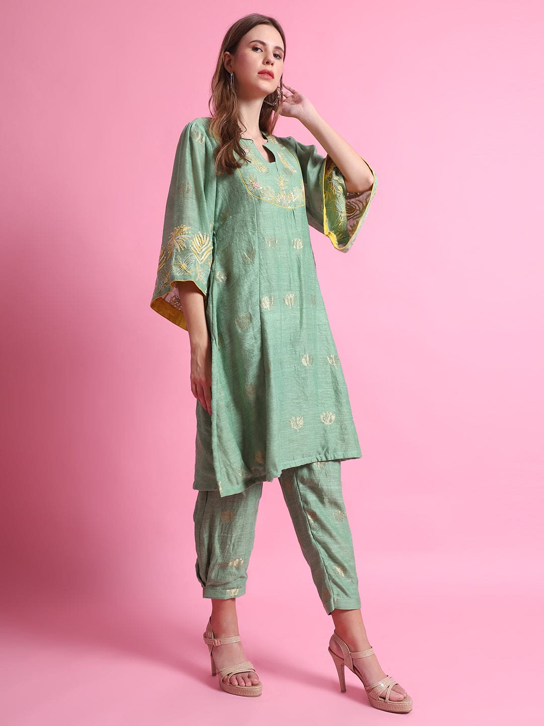 Chanderi Butti Flower Kurta Set - Green - Charkha TalesChanderi Butti Flower Kurta Set - Green