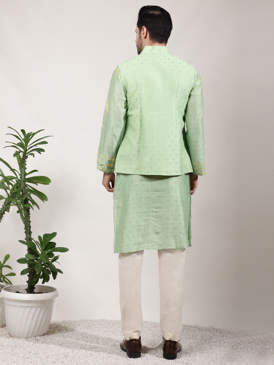 ChikanKari Silk Kurta Set - Green - Charkha TalesChikanKari Silk Kurta Set - Green