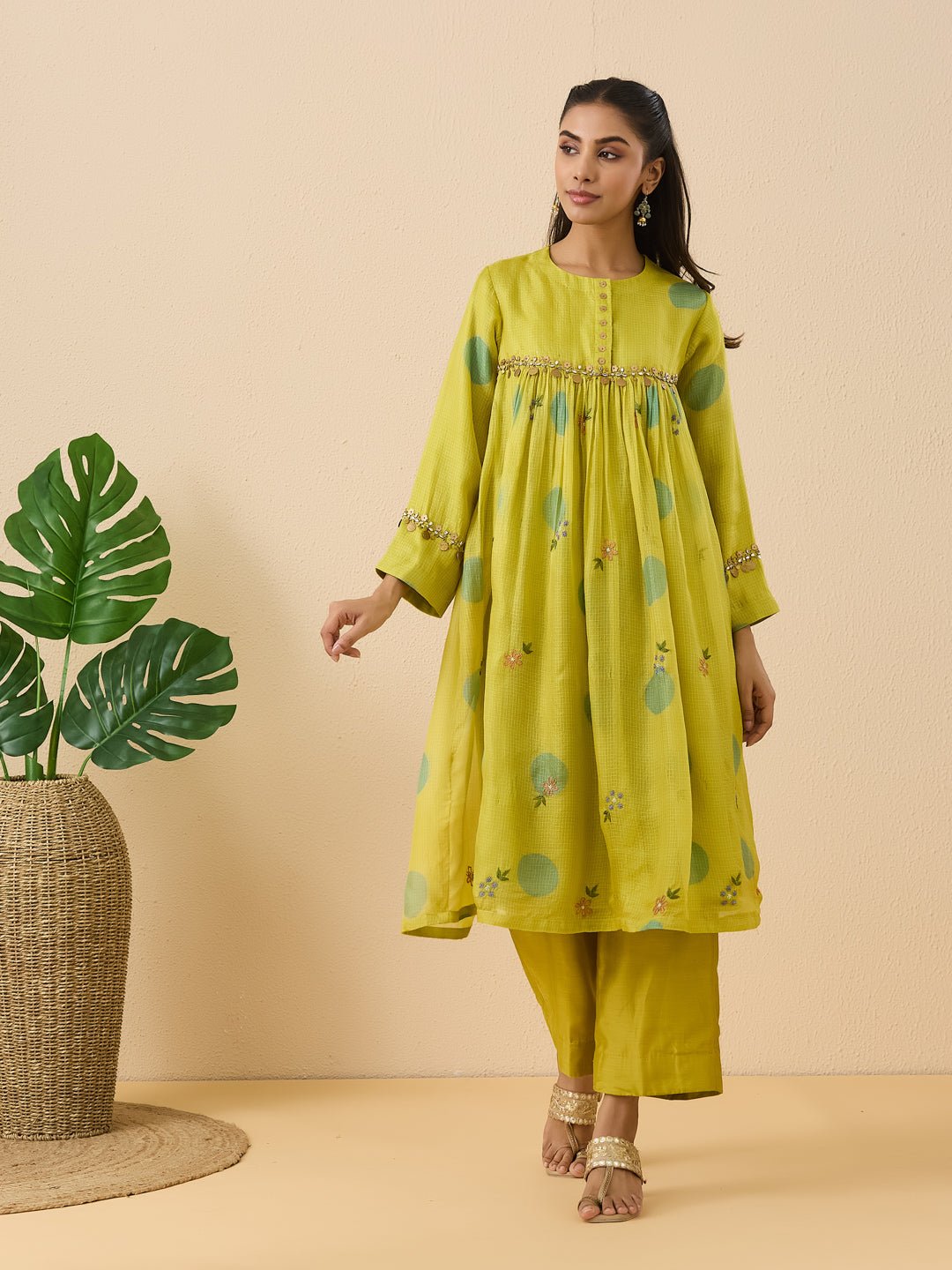 Clamp Dyed Chikankari Kurta Set - Lemon - Charkha TalesClamp Dyed Chikankari Kurta Set - Lemon