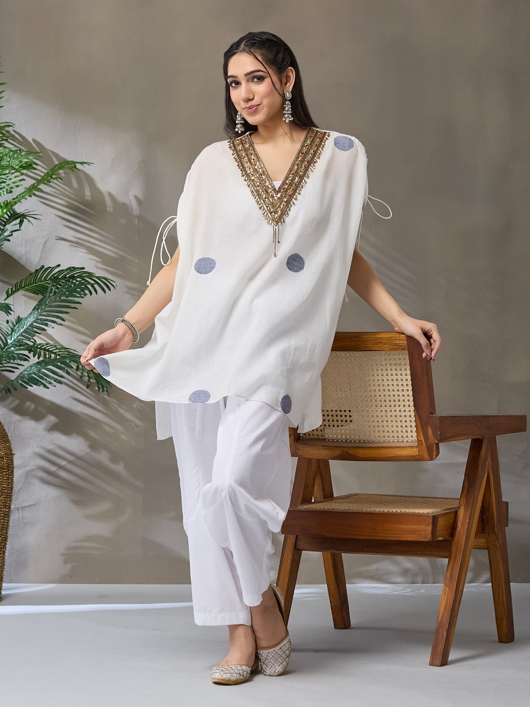 Hand Embroidered Jamdani Co - ord Set - White - Charkha TalesHand Embroidered Jamdani Co - ord Set - White