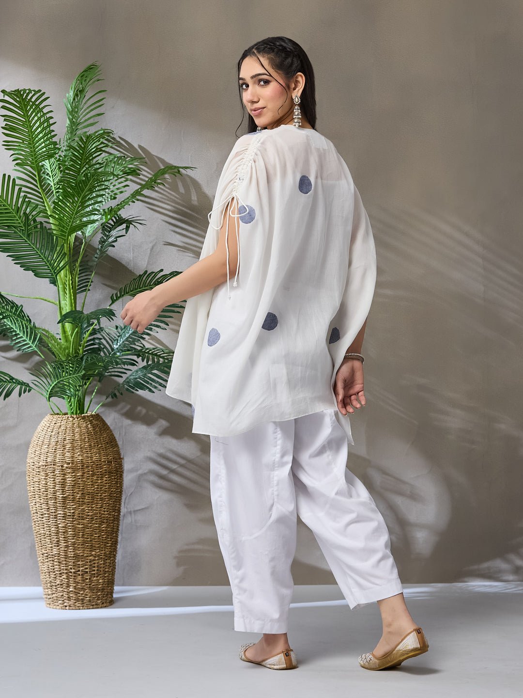 Hand Embroidered Jamdani Co - ord Set - White - Charkha TalesHand Embroidered Jamdani Co - ord Set - White
