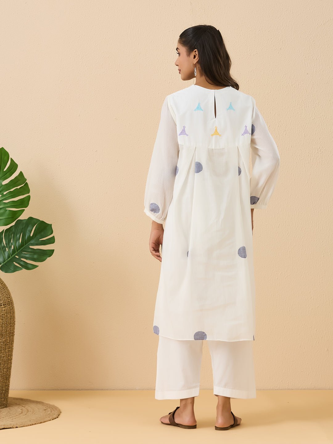 Jamdani Embroidered Kurta Set - White - Charkha TalesJamdani Embroidered Kurta Set - White