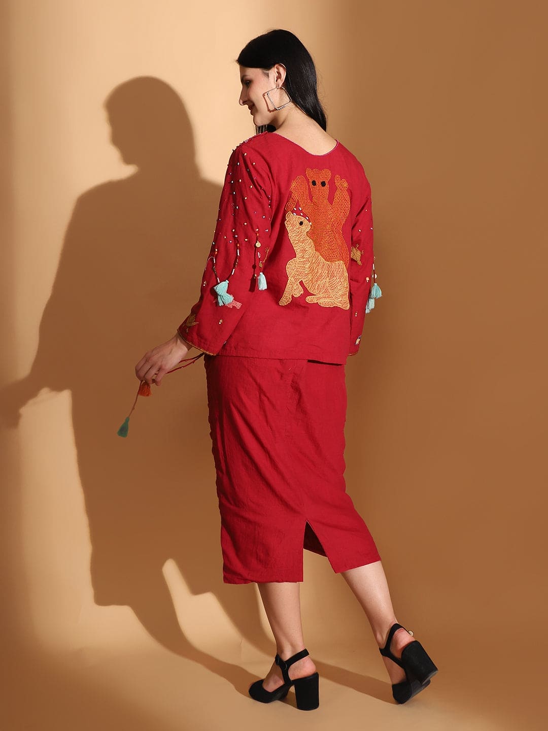Red Gond Artwork Top &amp; Skirt - Charkha TalesRed Gond Artwork Top &amp; Skirt