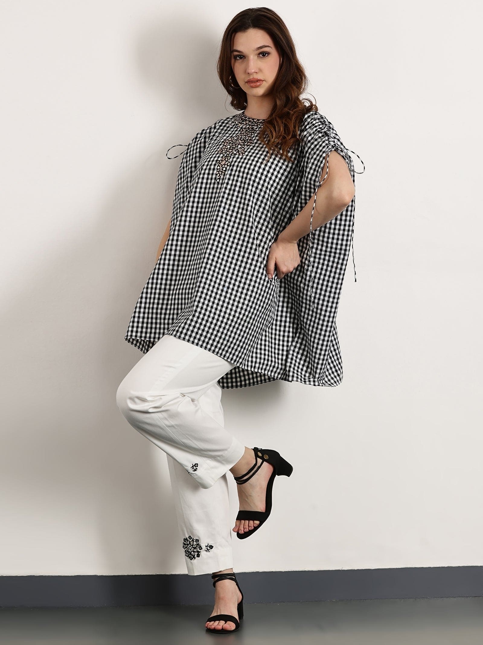 Women Gotta Work Checks Kaftan Top Set - Black - Charkha TalesWomen Gotta Work Checks Kaftan Top Set - Black