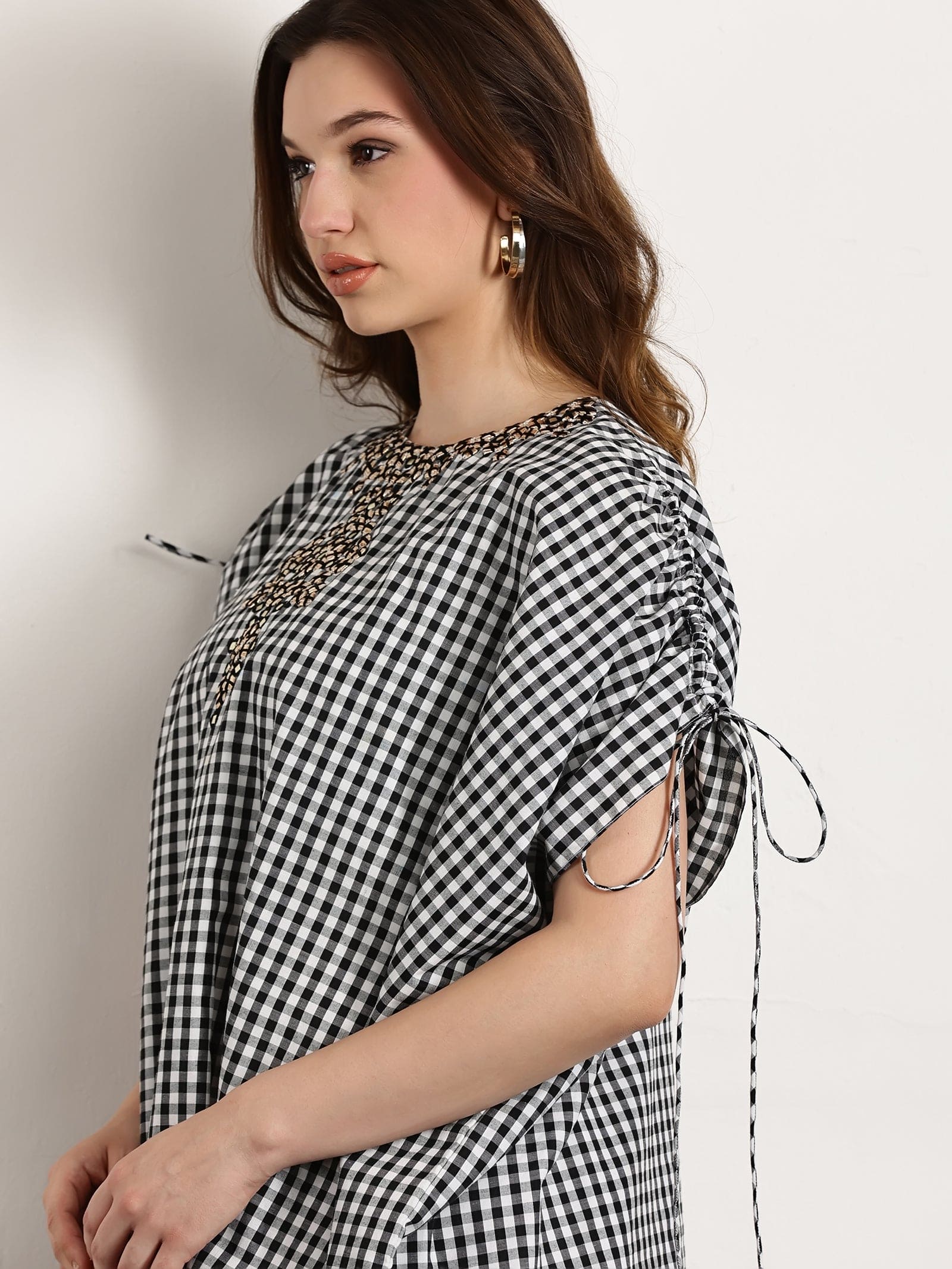 Women Gotta Work Checks Kaftan Top Set - Black - Charkha TalesWomen Gotta Work Checks Kaftan Top Set - Black