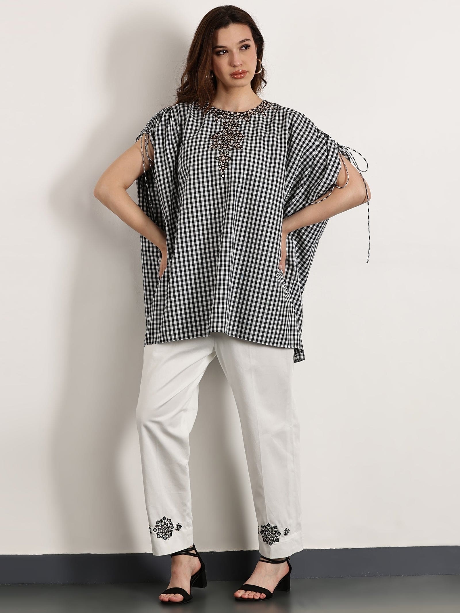 Women Gotta Work Checks Kaftan Top Set - Black - Charkha TalesWomen Gotta Work Checks Kaftan Top Set - Black