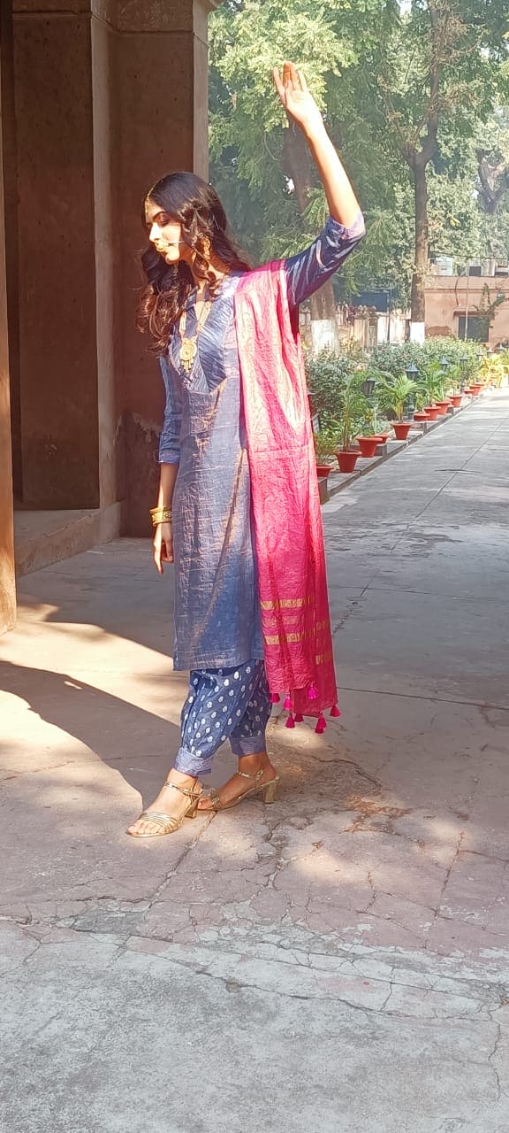 Banarasi Stripes Women Kurta Set - Blue - Charkha TalesBanarasi Stripes Women Kurta Set - Blue