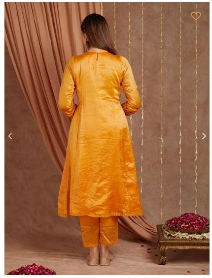 Banarsi Shimmer Kurta Set - Yellow - Charkha TalesBanarsi Shimmer Kurta Set - Yellow