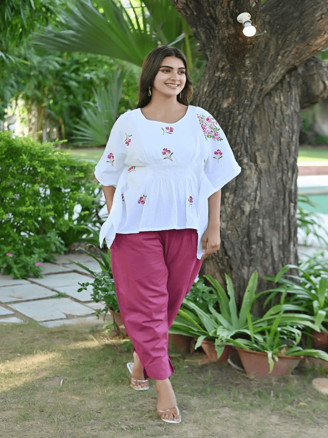 Bold Bloom Kaftaan Co - Ord - White - Charkha TalesBold Bloom Kaftaan Co - Ord - White