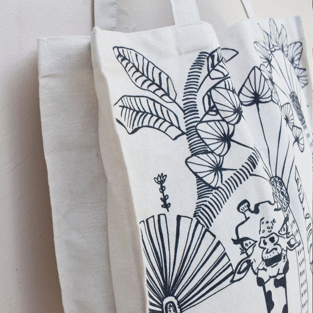 Giraffe Canvas Tote Bag - Charkha TalesGiraffe Canvas Tote Bag