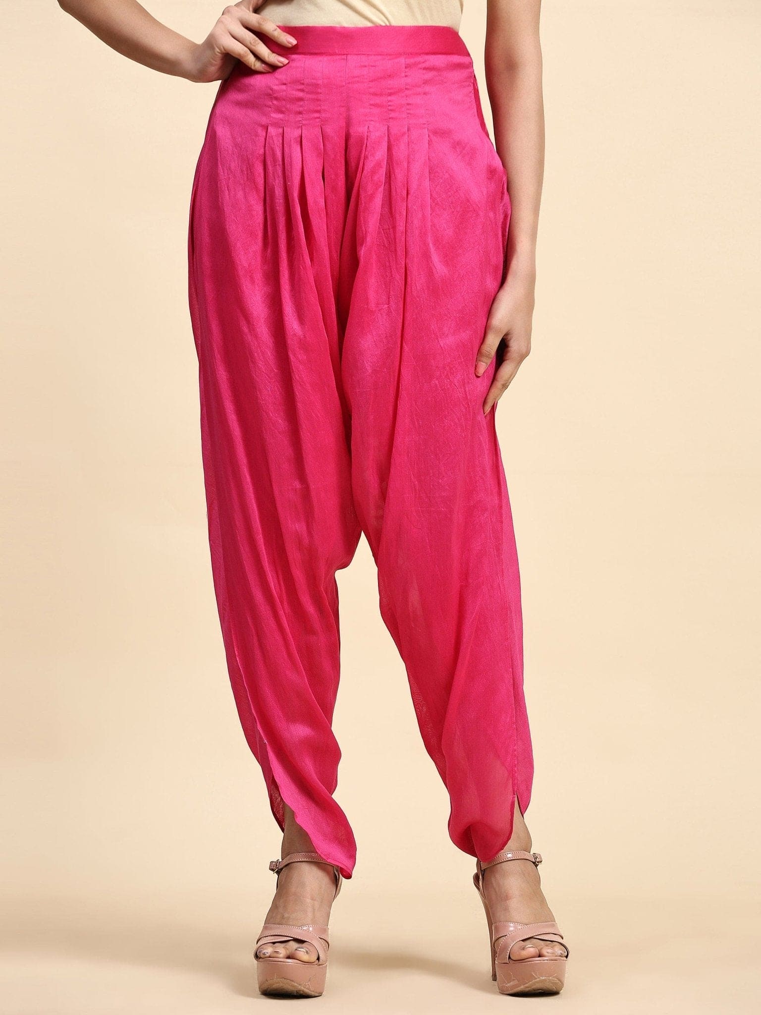 Sequin Chanderi Kurta Set - Fuscia Pink - Charkha TalesSequin Chanderi Kurta Set - Fuscia Pink