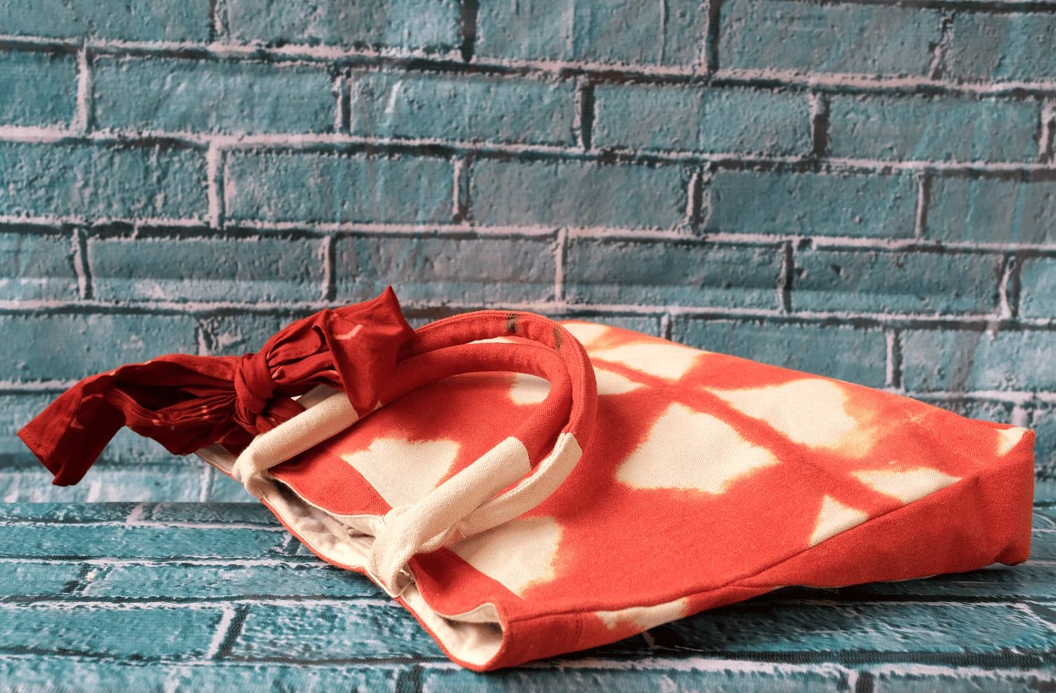 Tie Dye Trapezium Bag - Rust - Charkha TalesTie Dye Trapezium Bag - Rust